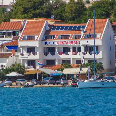 House Hotel Plava Laguna Tisno Exterior photo