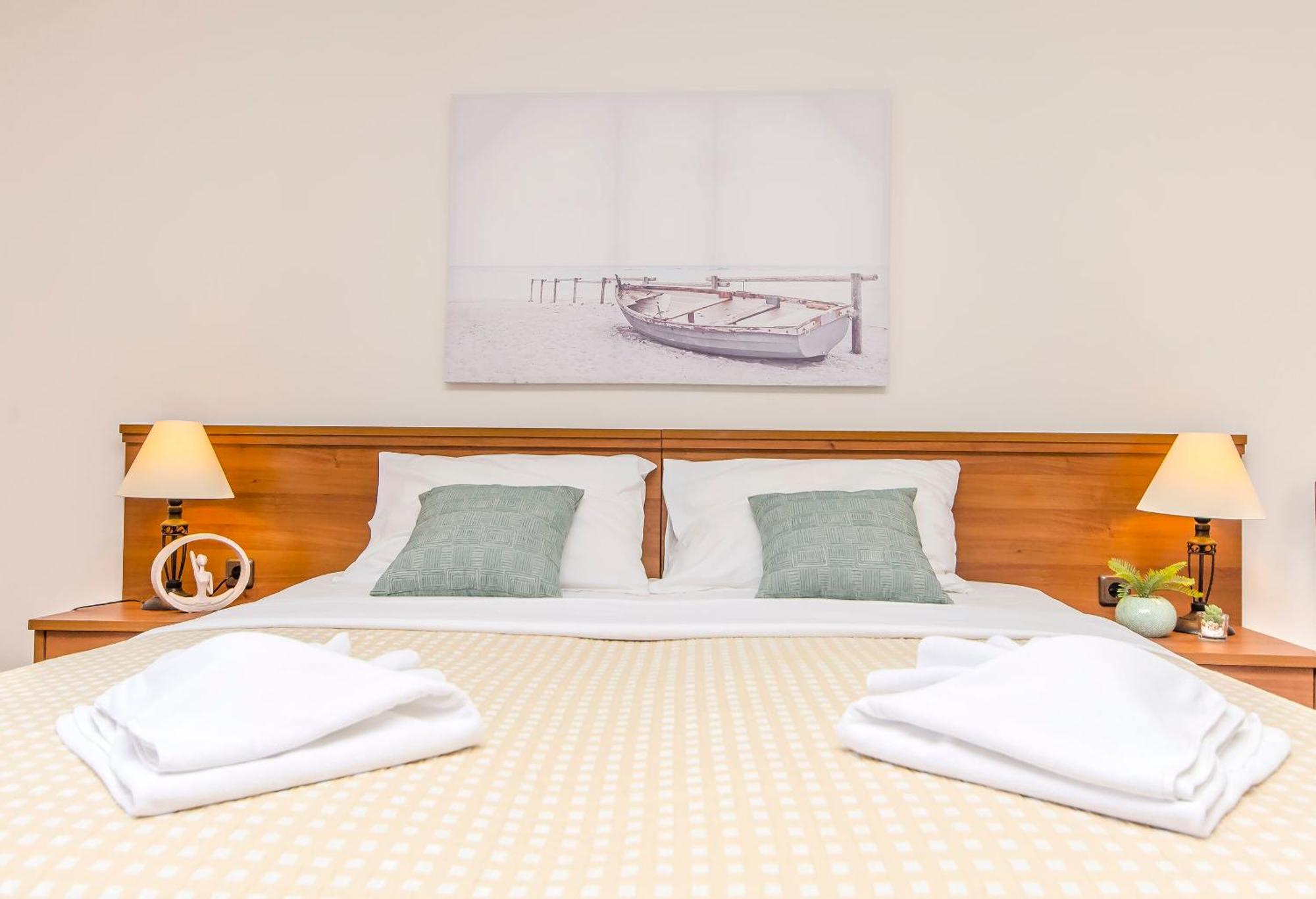 House Hotel Plava Laguna Tisno Exterior photo