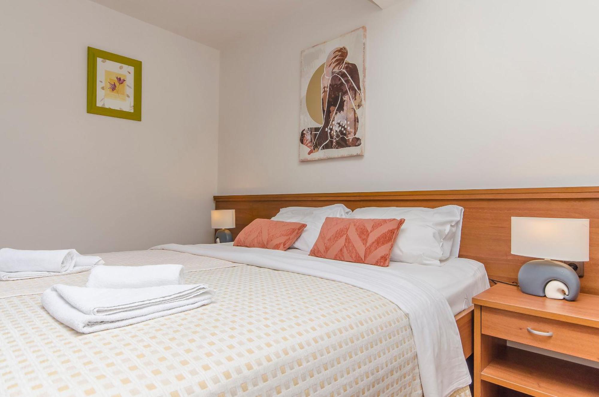 House Hotel Plava Laguna Tisno Exterior photo
