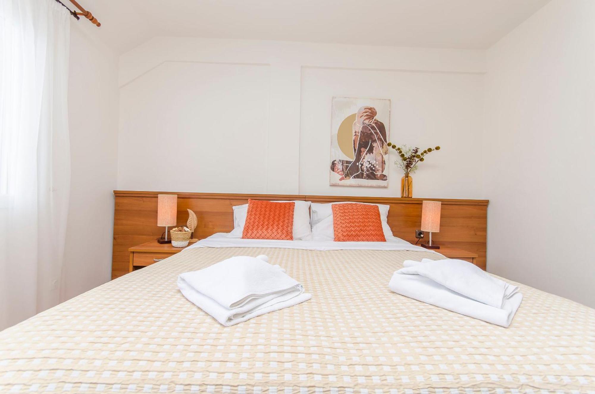 House Hotel Plava Laguna Tisno Exterior photo
